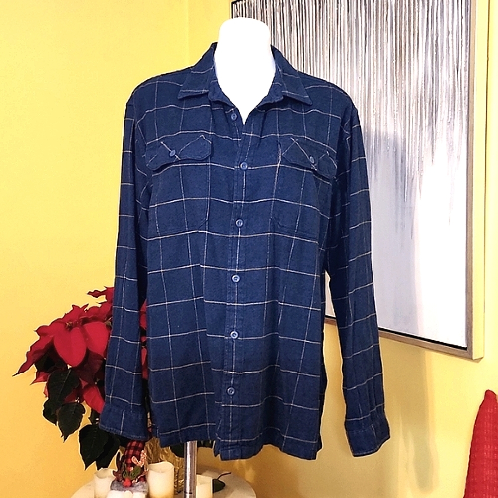 Men's Large Patagonia 100% Organic Cotton Flannel Blue Plaid EUC Free Ship